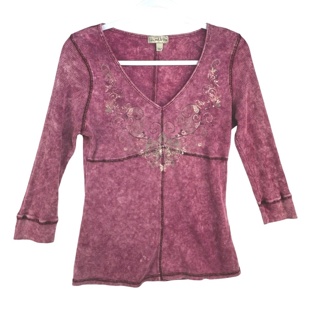 Live and Let Live Burgundy Acid Wash Waffle Knit V-Neck Graphic Thermal Top L